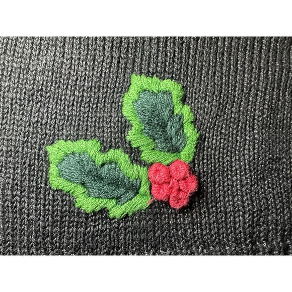 VTG Sarah Alexander Teddy Bear Holiday Embroidered Wreath Black Red Sweater XL - Picture 3 of 9